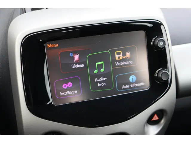 Toyota Aygo 1.0 VVT-i x-clusive, Airco, 2017 Benzine 9