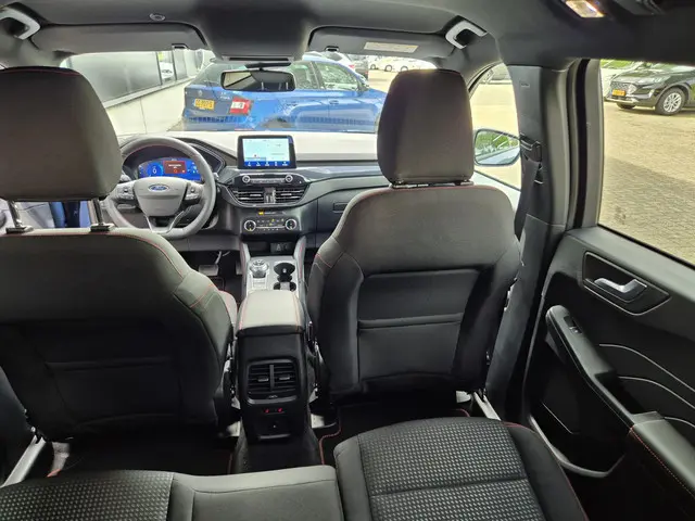 Ford Kuga 2.5 PHEV ST-Line 2024 Hybride Benzine 32