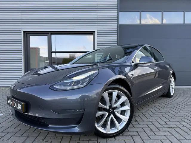 Tesla Model 3 Long Range AWD 75 kWh 2019 Elektrisch 3