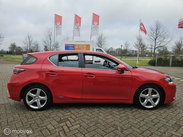 Lexus CT 200h HYBRID 2016 Hybride Benzine 6