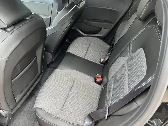 Mitsubishi Colt 1.0T MT First Edition 2024 Benzine 15