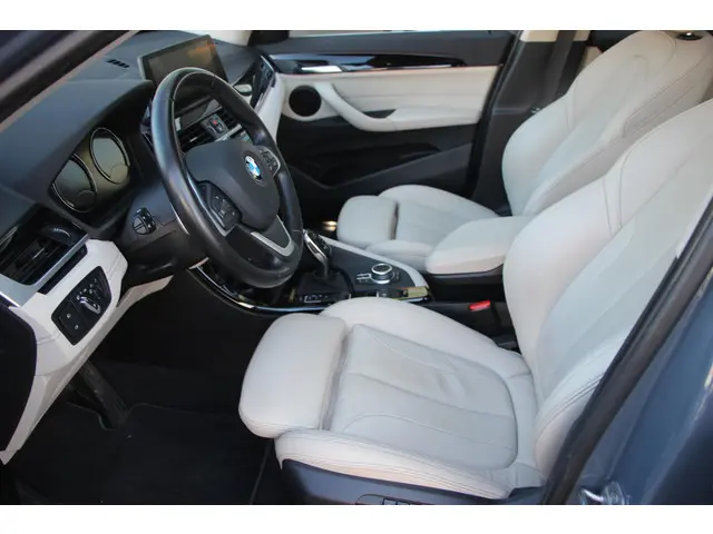 BMW X1 sDrive20i High Executive 2020 Benzine 8