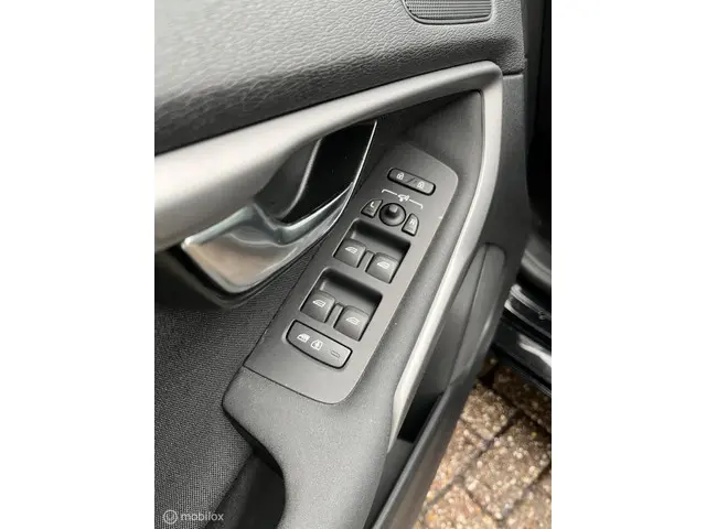 Volvo V40 2.0 D2 Nordic+ 2017 Diesel 13