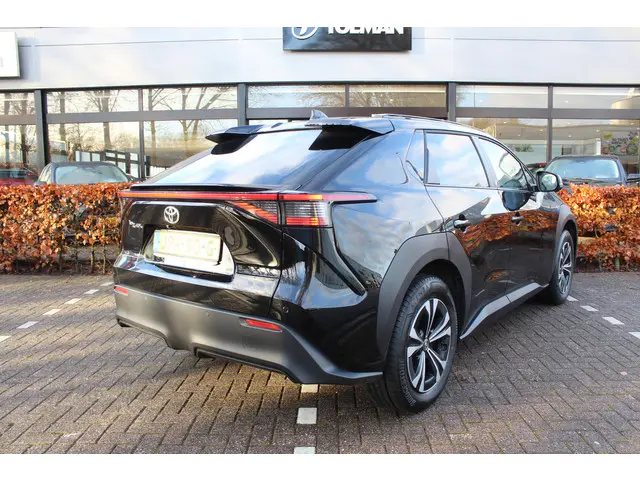 Toyota bZ4X Dynamic 71 kWh 2024 Elektrisch 12