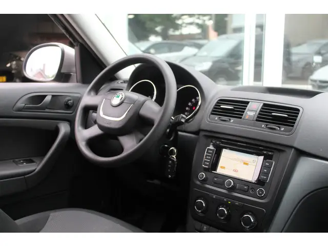 Škoda Yeti 1.2 TSI Adventure//Airco//Cruise//Navi! 2013 Benzine 22