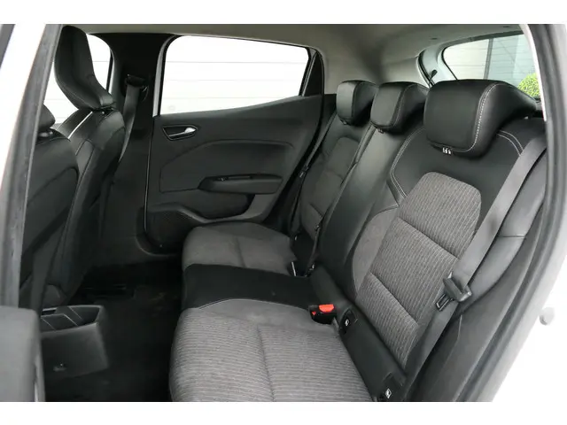 Renault Clio 1.0 TCe Intens 2020 Benzine 31