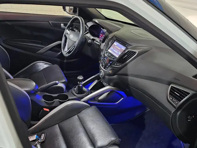 Hyundai Veloster 1.6 T-GDI i-Catcher Premium 2015 Benzine 18