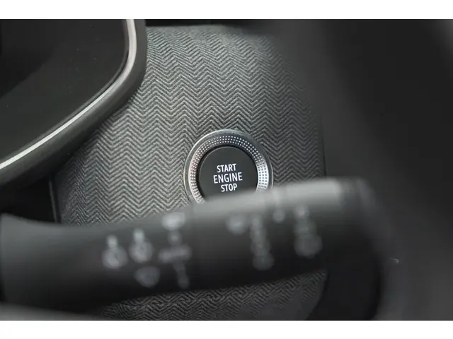 Renault Clio 1.0 TCe 90 GPF techno 2025 Benzine 43