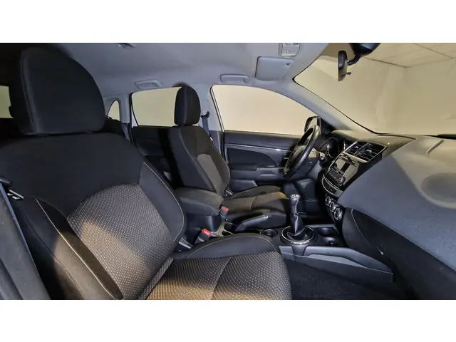 Mitsubishi ASX 3
