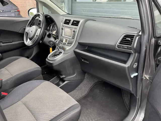 Toyota Verso-S 1.3 VVT-I ASPIRATION 2014 Benzine 9