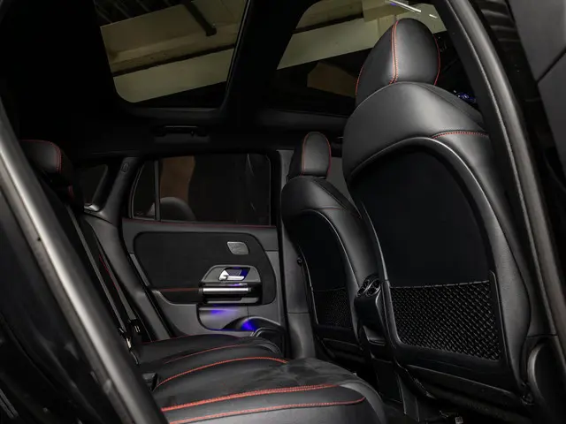 Mercedes-Benz GLA 250 e AMG Line 2024 Hybride Benzine 15