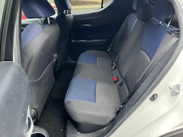 Toyota C-HR 1.8 Hybrid Bi-Tone 2017 Hybride Benzine 8