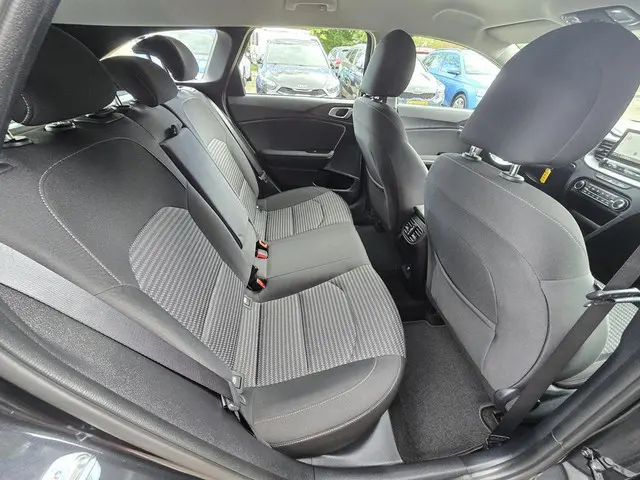 Kia Ceed Sportswagon 1.0 T-GDi DynamicLine 2023 Benzine 16