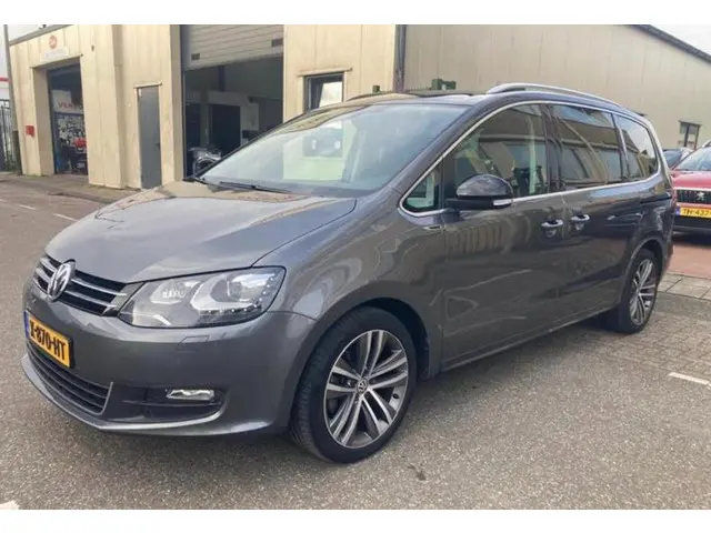 Volkswagen Sharan 1.4 TSI DSG Highline 7 Zit 2016 Benzine 3