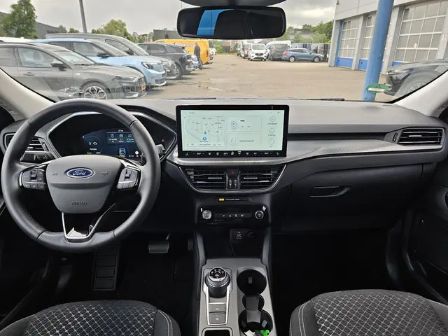 Ford Kuga 2.5 PHEV Titanium 2024 Hybride Benzine 11