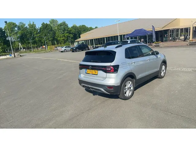 Volkswagen T-Cross 2