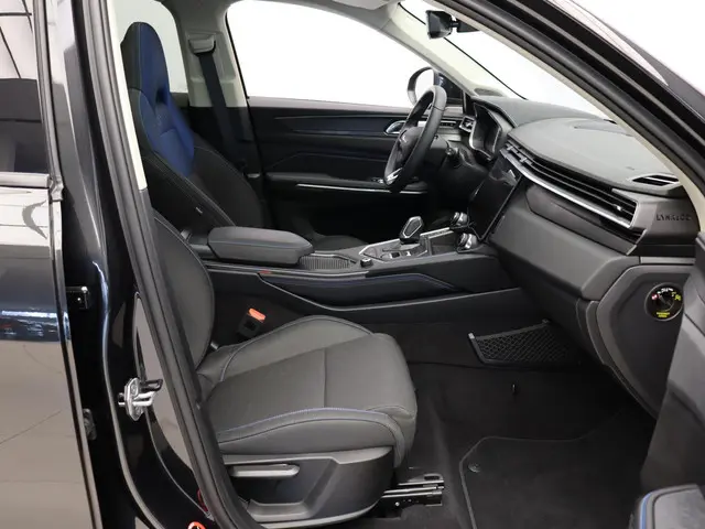 Lynk & Co 01 1.5 2025 Hybride Benzine 11