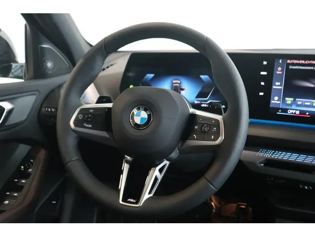 BMW 1 Serie 5-deurs 123 xDrive 2025 Benzine 11