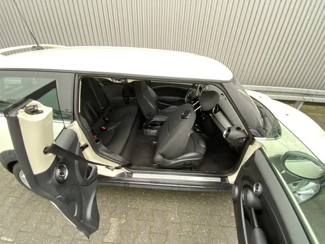 MINI Clubman Mini 1.6 One Final Edition 2014 Benzine 16
