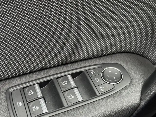 Renault Captur 1.3 mild hybrid 160 techno 2025 Benzine 16