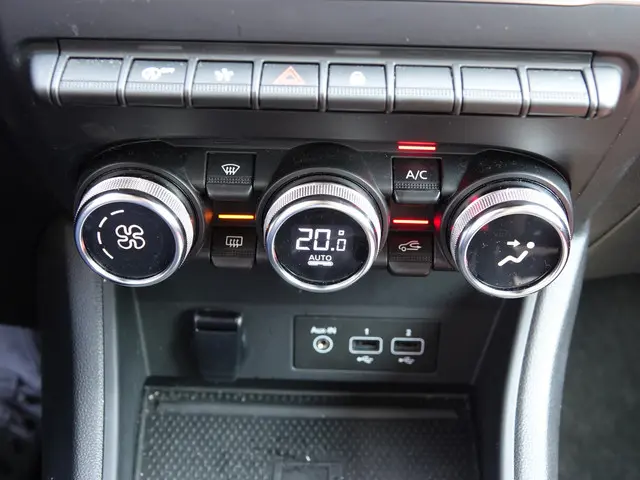 Renault Captur 1.0 TCe 90PK Intens 2022 Benzine 24