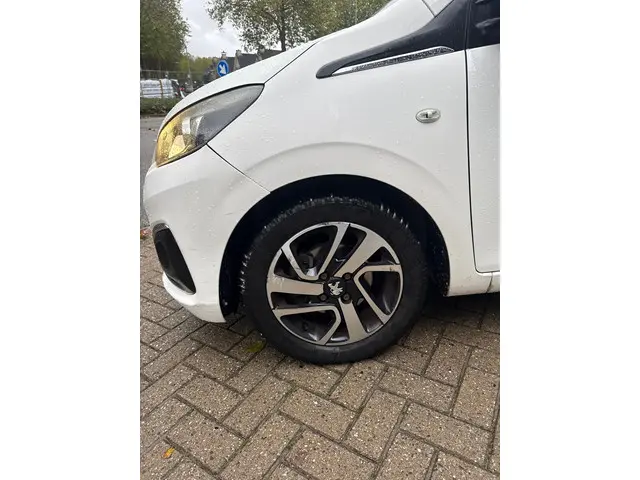 Peugeot 108 1.0 e-VTi Première 2015 Benzine 10