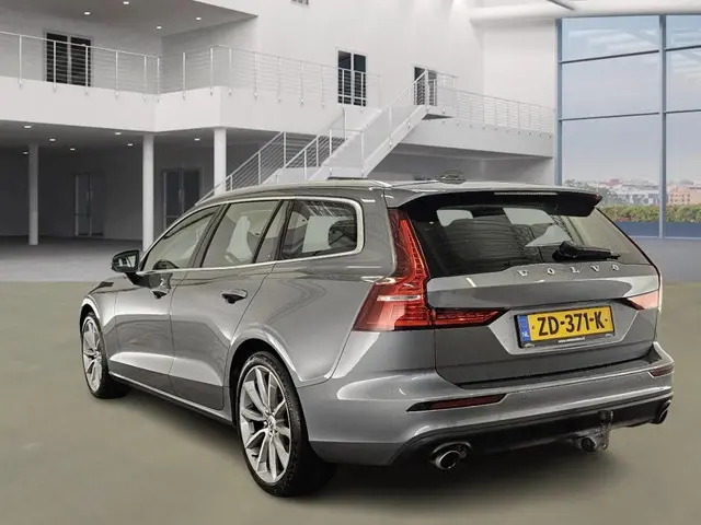 Volvo V60 2.0 T5 Momentum 2019 Benzine 4