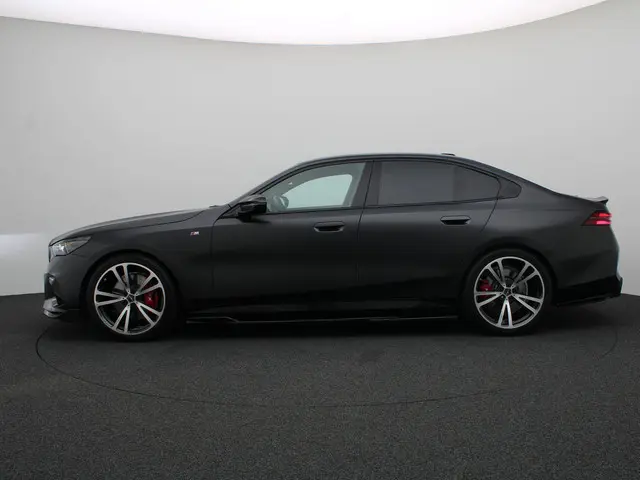 BMW i5 M60 xDrive 2023 Elektrisch 4