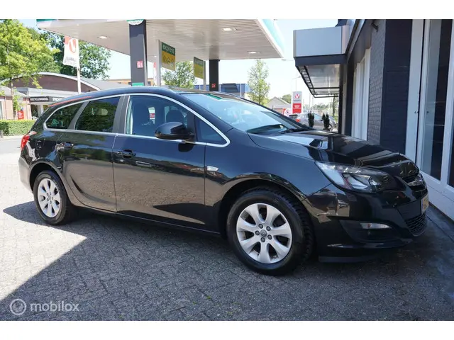Opel Astra Sports Tourer 1.4 Turbo Business + 2015 Benzine 25