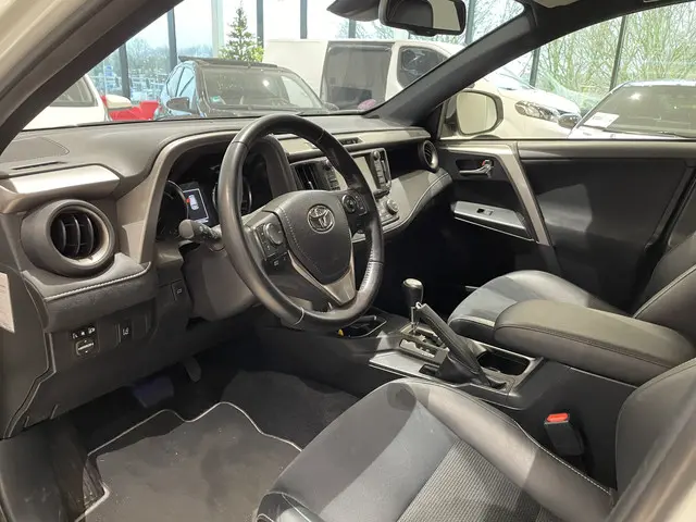 Toyota RAV4 2.5 Hybrid AWD Style 2017 Hybride Benzine 6