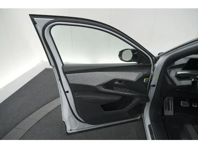 Peugeot 3008 Hybrid 136 e-DSC6 GT 2024 Hybride Benzine 80