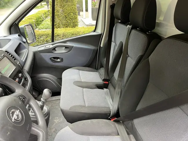 Opel Vivaro BI-TURBO L2 2017 Diesel 10