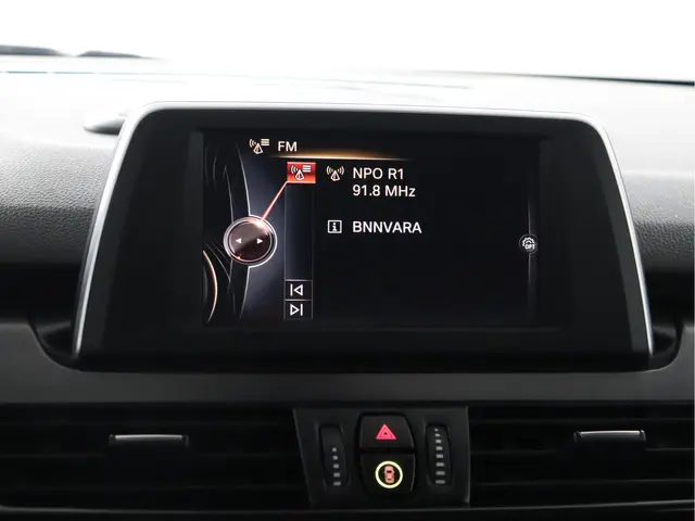 BMW 2 Serie Active Tourer 220i Essential 2015 Benzine 37