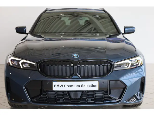 BMW 3 Serie Touring 330e 2025 Hybride Benzine 4