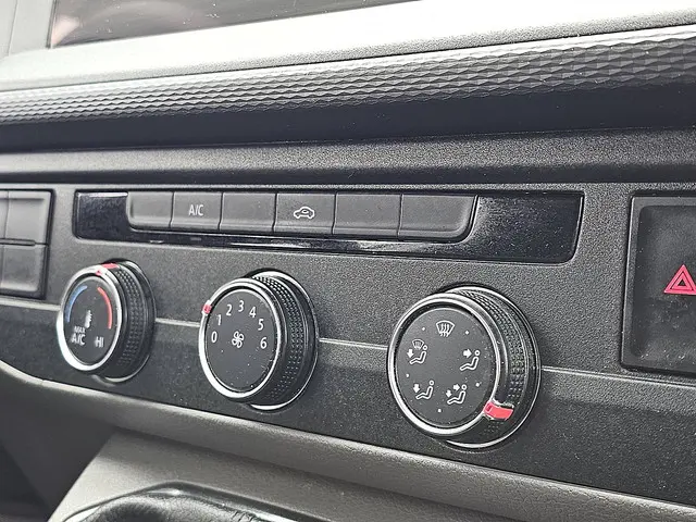 Volkswagen Transporter 2.0 TDI 2022 Diesel 10