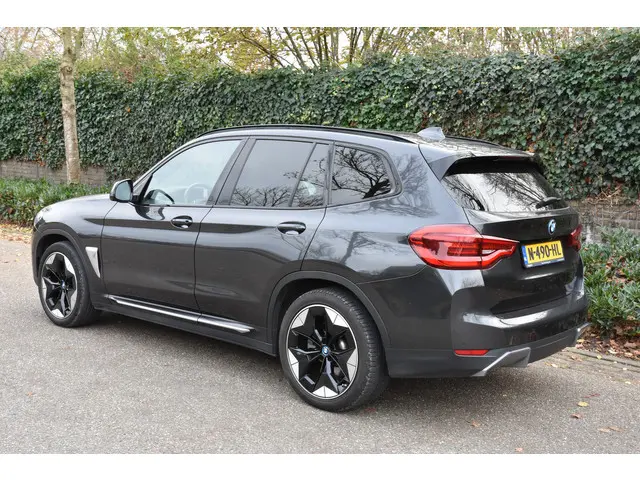 BMW iX3 High Executive 80 kWh 2021 Elektrisch 4
