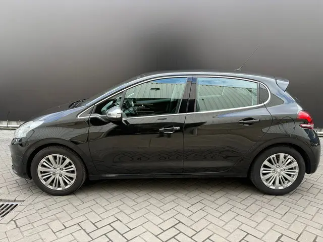 Peugeot 208 1.2 PureTech Allure 2018 Benzine 4