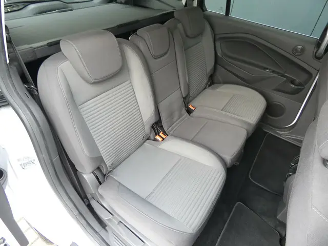 Ford Grand C-Max HELAAS VERKOCHT!!! 2015 Benzine 31