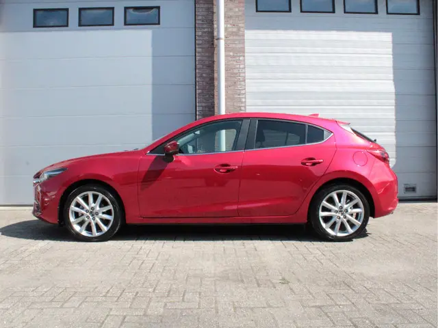 Mazda 3 2.0 SkyActiv-G 120 GT-M 2018 Benzine 2