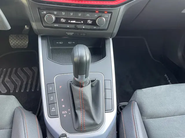 SEAT Arona 1.0 TSI FR Business Connect 2024 Benzine 15