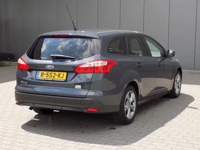 Ford Focus Wagon 1.0 EcoBoost Edition Plus 2014 Benzine 6