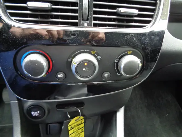 Renault Clio 0.9 TCE Limited 2020 Benzine 10