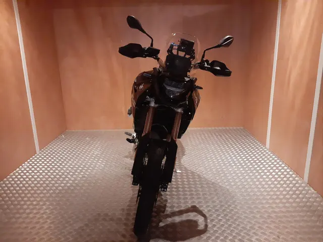BMW F 900 GS 3