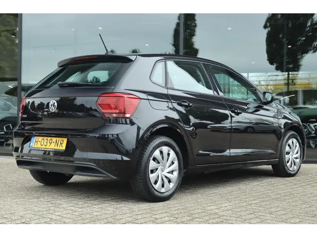 Volkswagen Polo 1.0 TSI COMFORTLINE 2017 Benzine 2