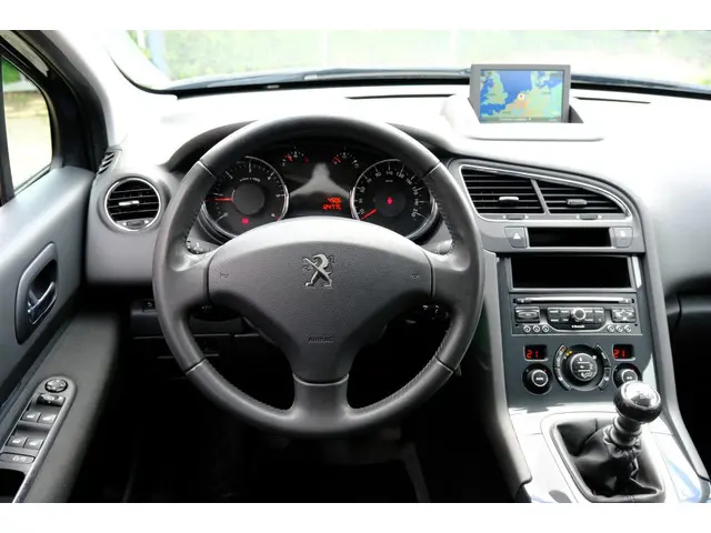 Peugeot 5008 1.6 HDi Blue Lease 2014 Diesel 6