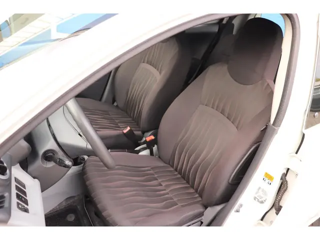 Nissan Pixo 1.0 Look 2012 Benzine 4