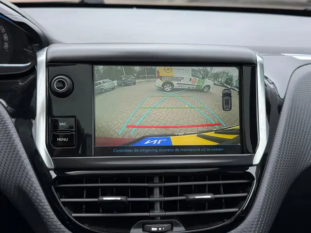 Peugeot 2008 1.2 PureTech Allure Automaat 2018 Benzine 21