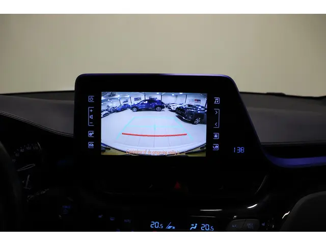 Toyota C-HR 1.8 Hybrid Bi-Tone, 2017 Hybride Benzine 6