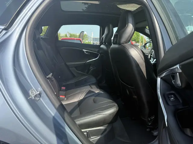 Volvo V40 2.0 T2 Nordic+ 2018 Benzine 9