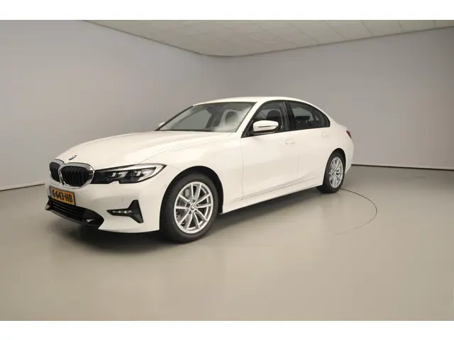 BMW 3 Serie Sedan 320i 2019 Benzine